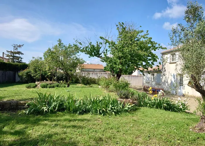 Charmante Maison De Village Avec Linge Fourni - A 12km Сasa de vacaciones