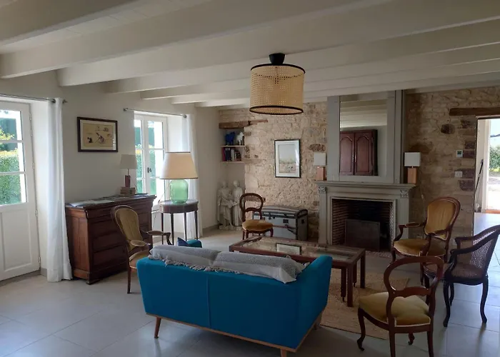 Charmante Maison De Village Avec Linge Fourni - A 12km *