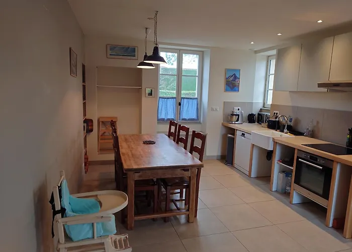 Charmante Maison De Village Avec Linge Fourni - A 12km Сasa de vacaciones *