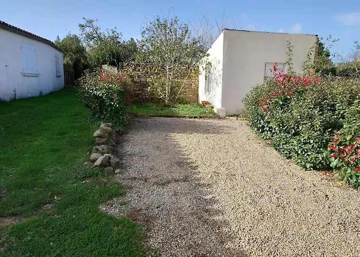 Charmante Maison De Village Avec Linge Fourni - A 12km *